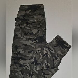 Rock & Republic Camouflage Women Jeans